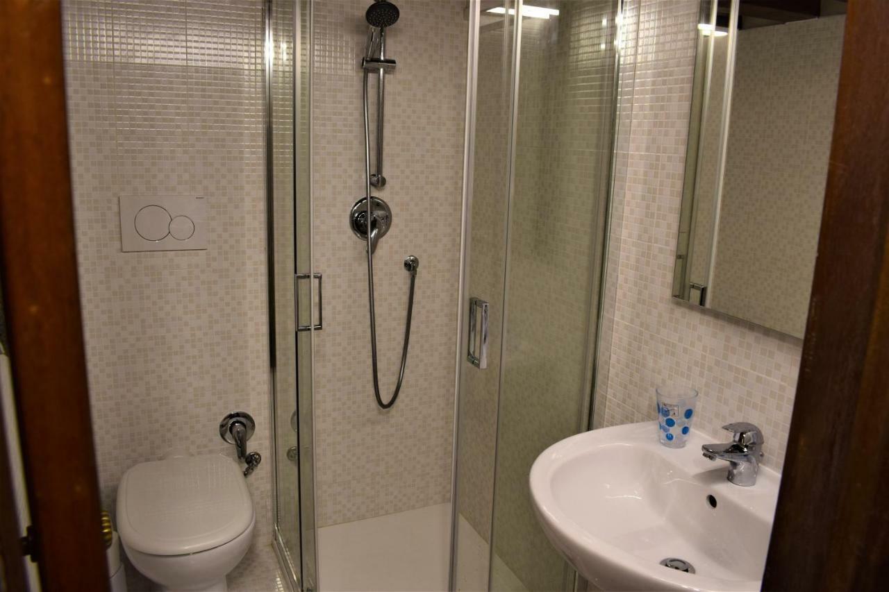Apartment Mezzanino On Canal Venedig